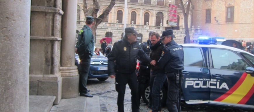 El acusado del crimen de El Casar, J.M.M., a las puertas de la Audiencia de Toledo