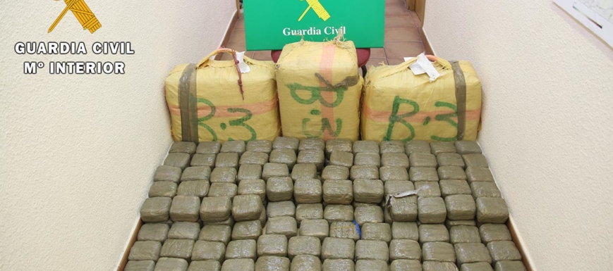 Casi 200 kilos de hachís incautados en un camión que circulaba por la A-4