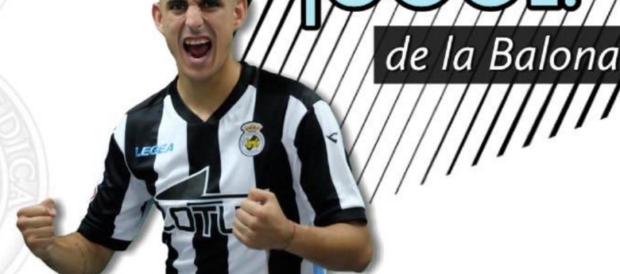 Pleno festejo de un jugador del Linense, que apalizó a la UB Conquense en la Copa Federación