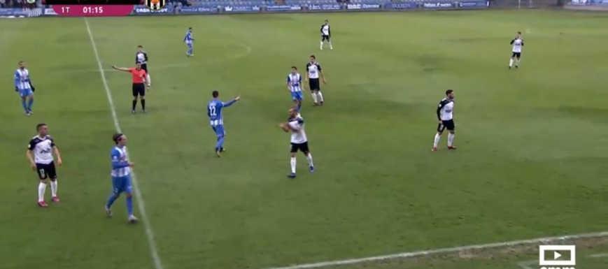 Lance del partido entre el Talavera y el Mérida