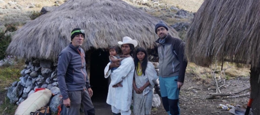 Los Romero, durante su visita a los Kogui