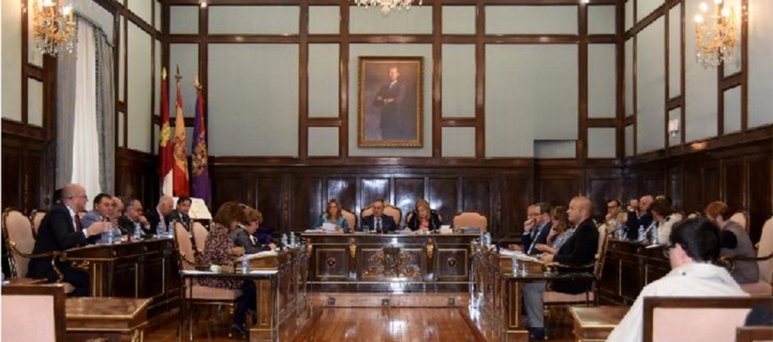 Crisis en Ahora Guadalajara, exhibida en el pleno de la Diputación