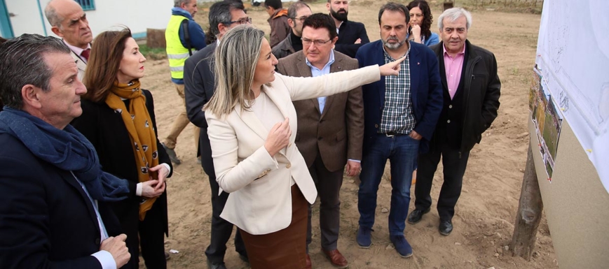 Tolón destacó el acuerdo entre administraciones y los vecinos para hacer la senda peatonal