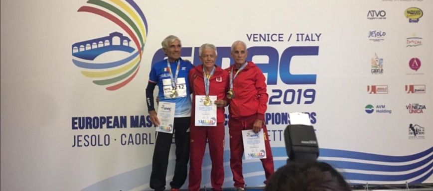 Juan López, en lo más alto del podio europeo de cross