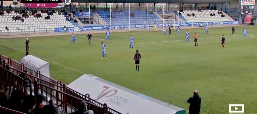 Lance del partido entre el Talavera y el Recreativo de Huelva