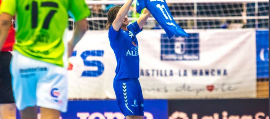 Manu García, en el empate casero del Viña Albali Valdepeñas