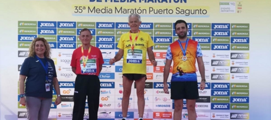 Juan López, en lo más alto del podio